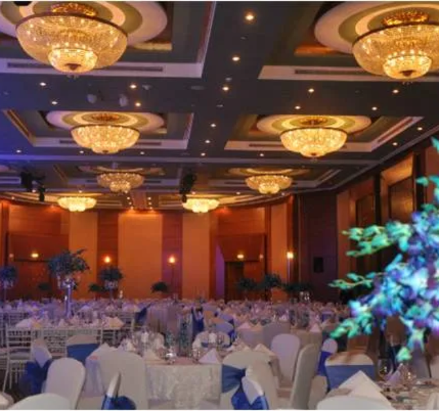 Al Murooj Rotana Hotel Dubai